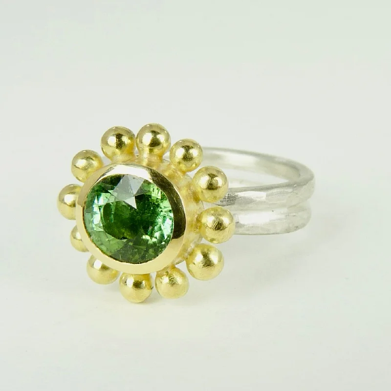 Vintage-style rings for collectors-Green Tourmaline Courtesan Ring