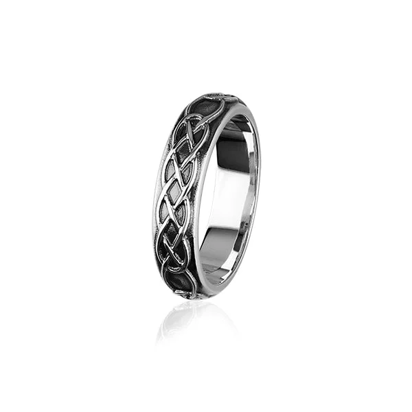 Custom rings with intricate designs for unique gifts-Celtic Silver Ring XR319