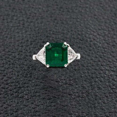 Vintage-style rings for collectors-Emerald & Diamond Engagement Ring