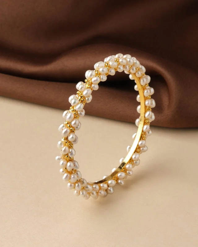 Modern bangles with minimalistic appeal-Elegant Real Pearl Bangle B01560