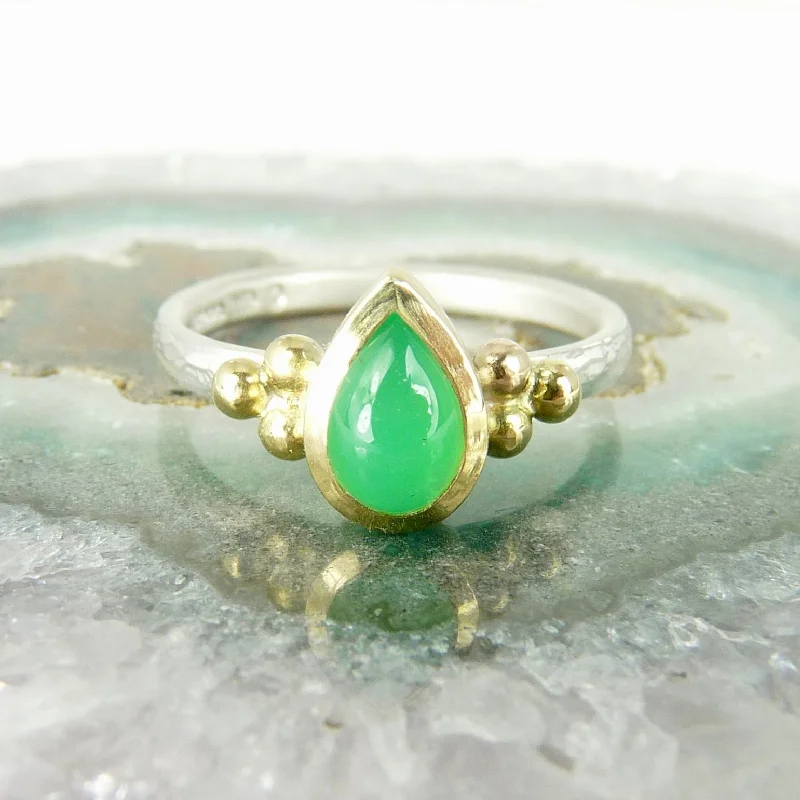 Stackable rings for trendy looks-Chrysoprase Granulation ring