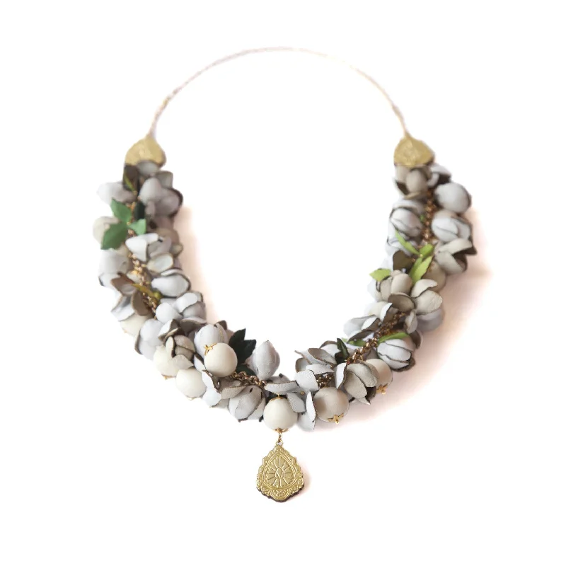 Nature-inspired necklaces with leaves and flowers-JASMINE . lei