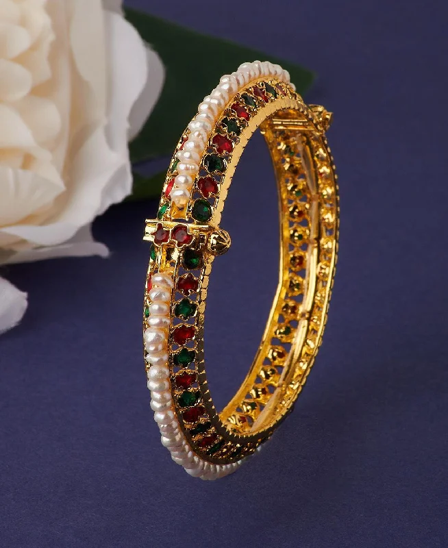 Chic metal bangles for sophisticated fashion-Traditional Real Pearl Bangle