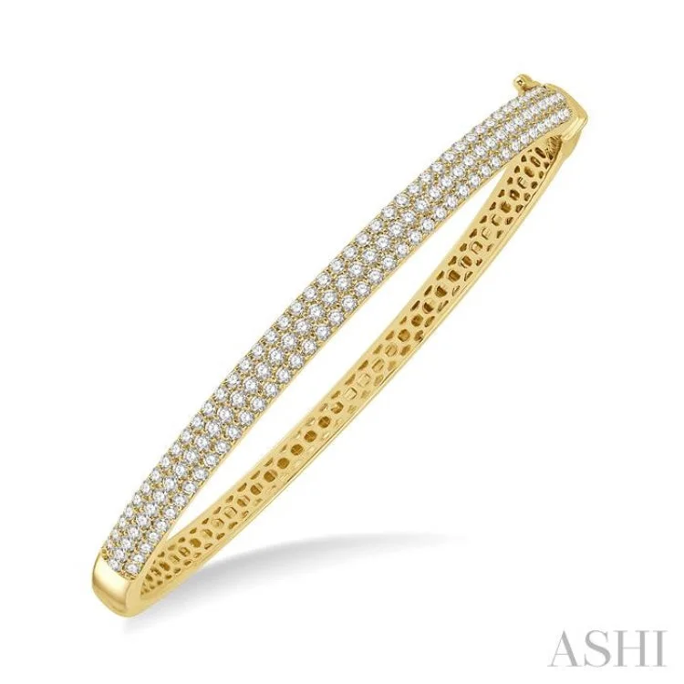 Sparkling crystal bangles for glamorous occasions-2 Ctw Round Cut Diamond Fashion Bangle in 14K Yellow Gold