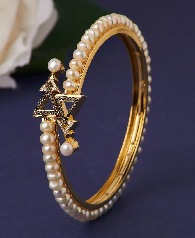 Personalized engraved bangles for unique gifts-Statement Stone Studded Pearl Bangle