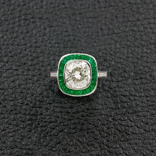 Diamond rings for luxury occasions-Emerald & Diamond Ring