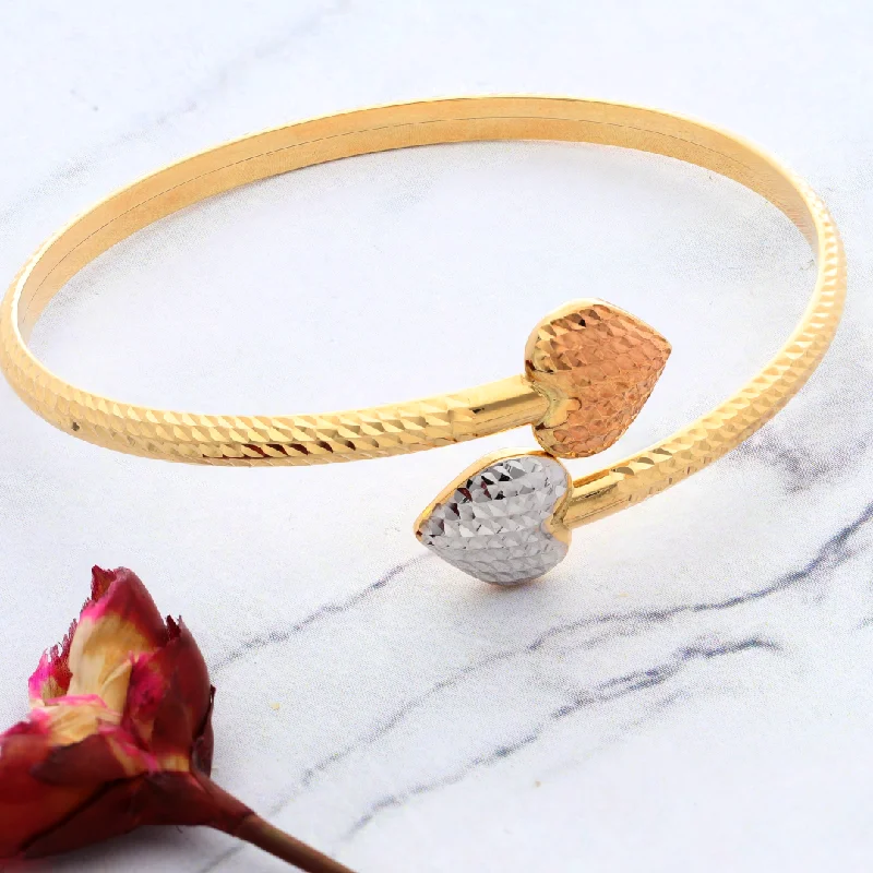 Bangles with floral designs for nature-inspired beauty-Gold The Gorgeous Charmer Heart 18KT - FKJBNG18K9211