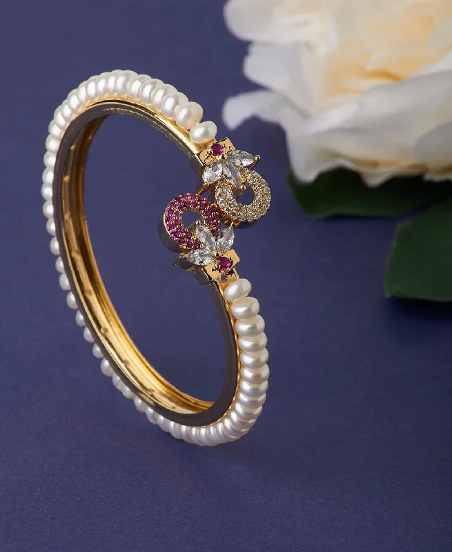 Classic pearl bangles for timeless beauty-Floral Real Pearl Bangle