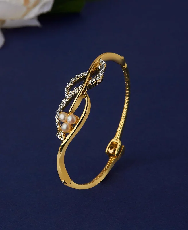 Vintage-inspired bangles for a retro style-Delightful Stone & Pearl Studded Bangle