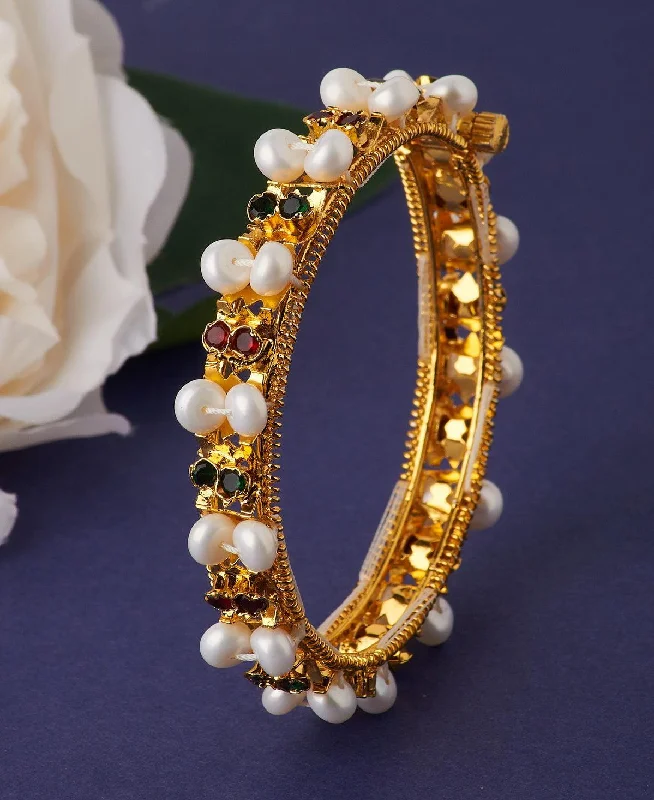 Fashion-forward gold bangles for a luxe feel-Traditional Real Pearl Bangle