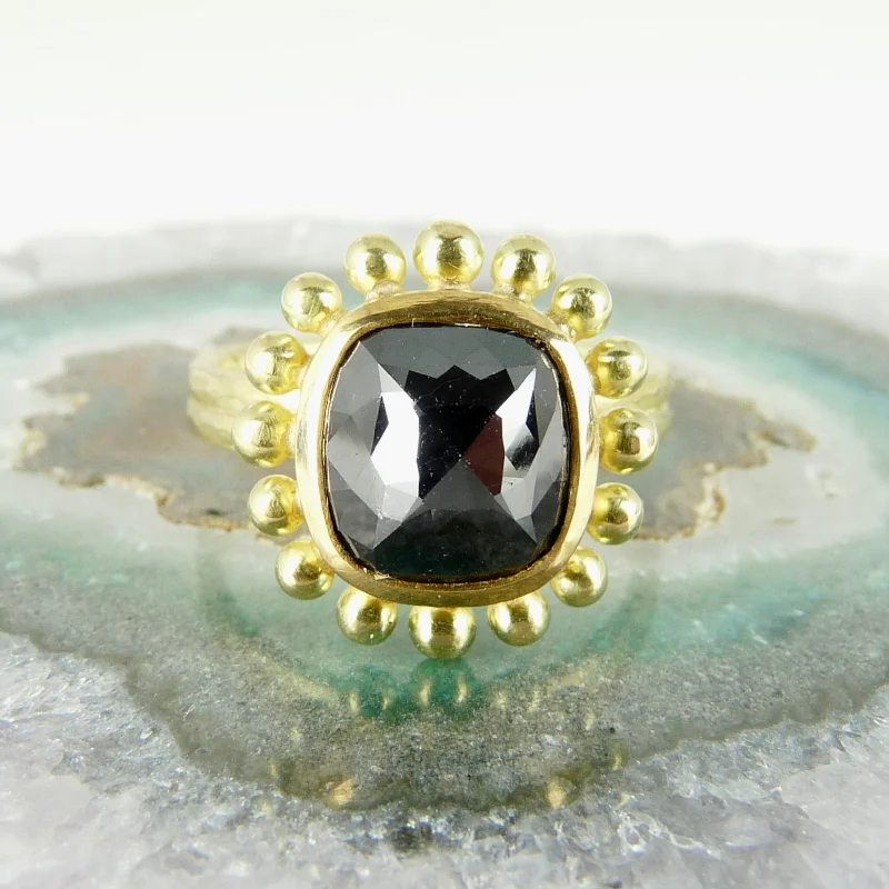 Geometric rings for a modern and chic style-Black Diamond Courtesan Ring