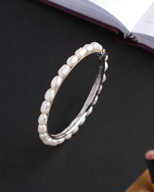 Custom engraved message bangles for special gifts-Trendy White Pearl Bangle