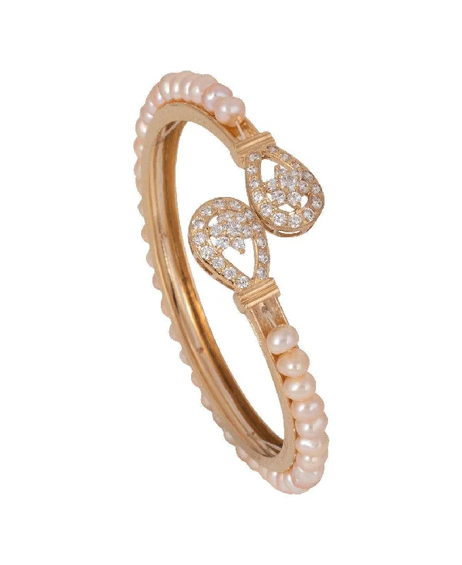 Traditional bangles for cultural celebrations-Delightful Pink Pearl Bangle