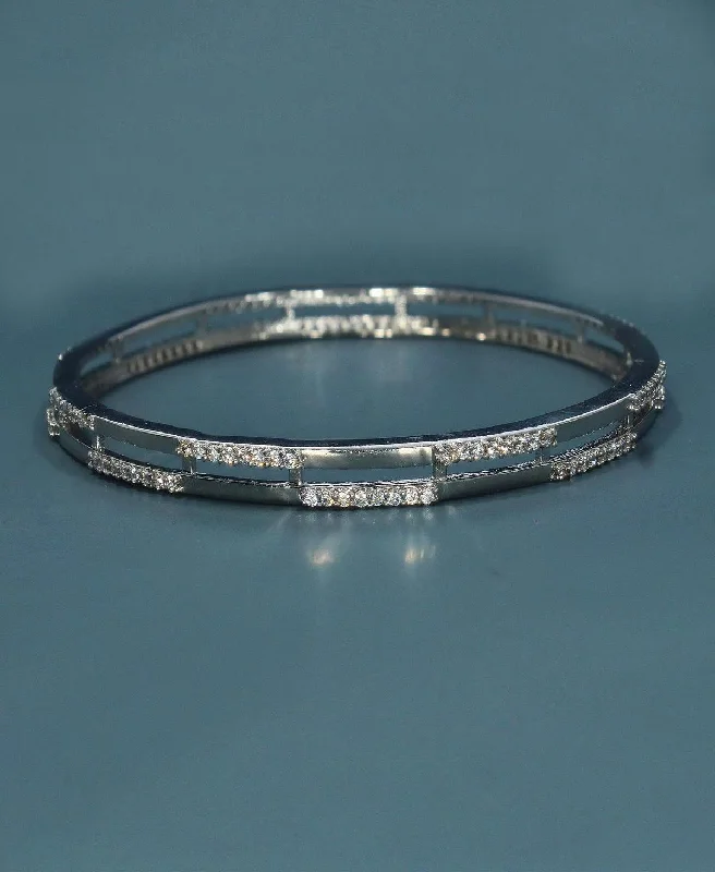 Custom-designed bangles for personalized flair-Fashionable Stone Studded Silver Bangle