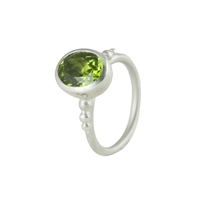 Stackable birthstone rings for meaningful gifts-Silver Peridot Granulation Ring