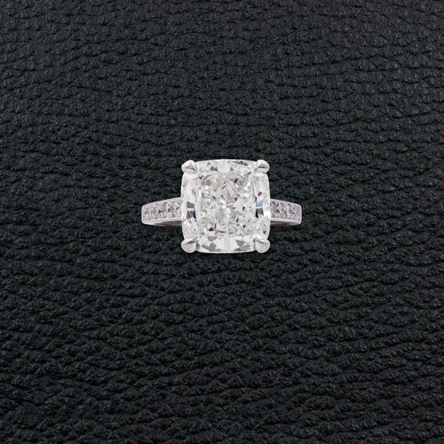 Vintage gemstone rings for collectors-Cushion cut Diamond Engagement Ring