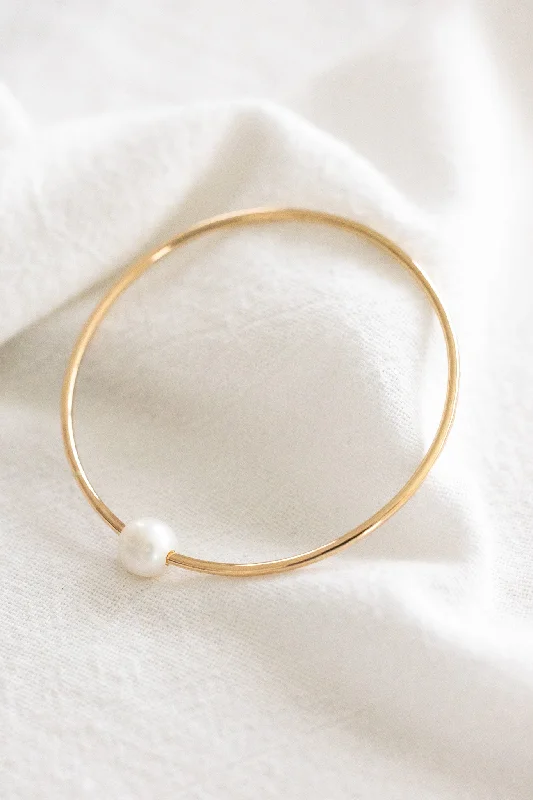 Retro-inspired bangles for a vintage style-Serene Bangle