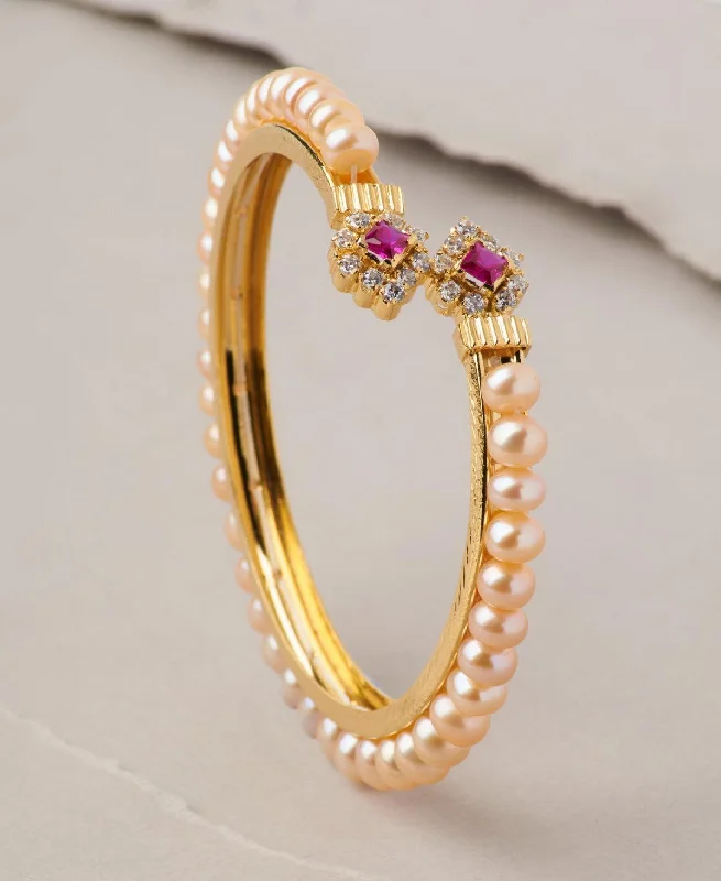 Silver bangles for everyday elegance-Classy Pink Pearl Bangle