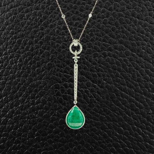 Vintage-style necklaces for classic elegance-Emerald & Diamond Necklace