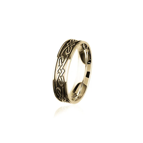 Custom signet rings for a personalized look-Celtic Gold Ring GR401